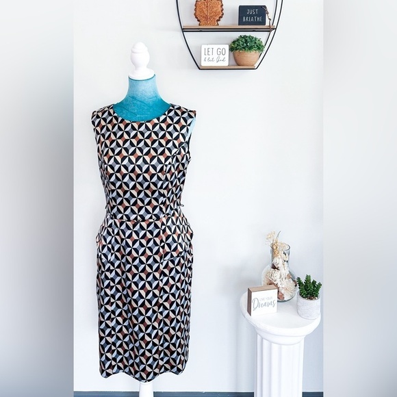 Dress Barn Eye-Catching, Geometric Dress - Size 6, Perfect for Any Occasion! - Picture 2 of 14